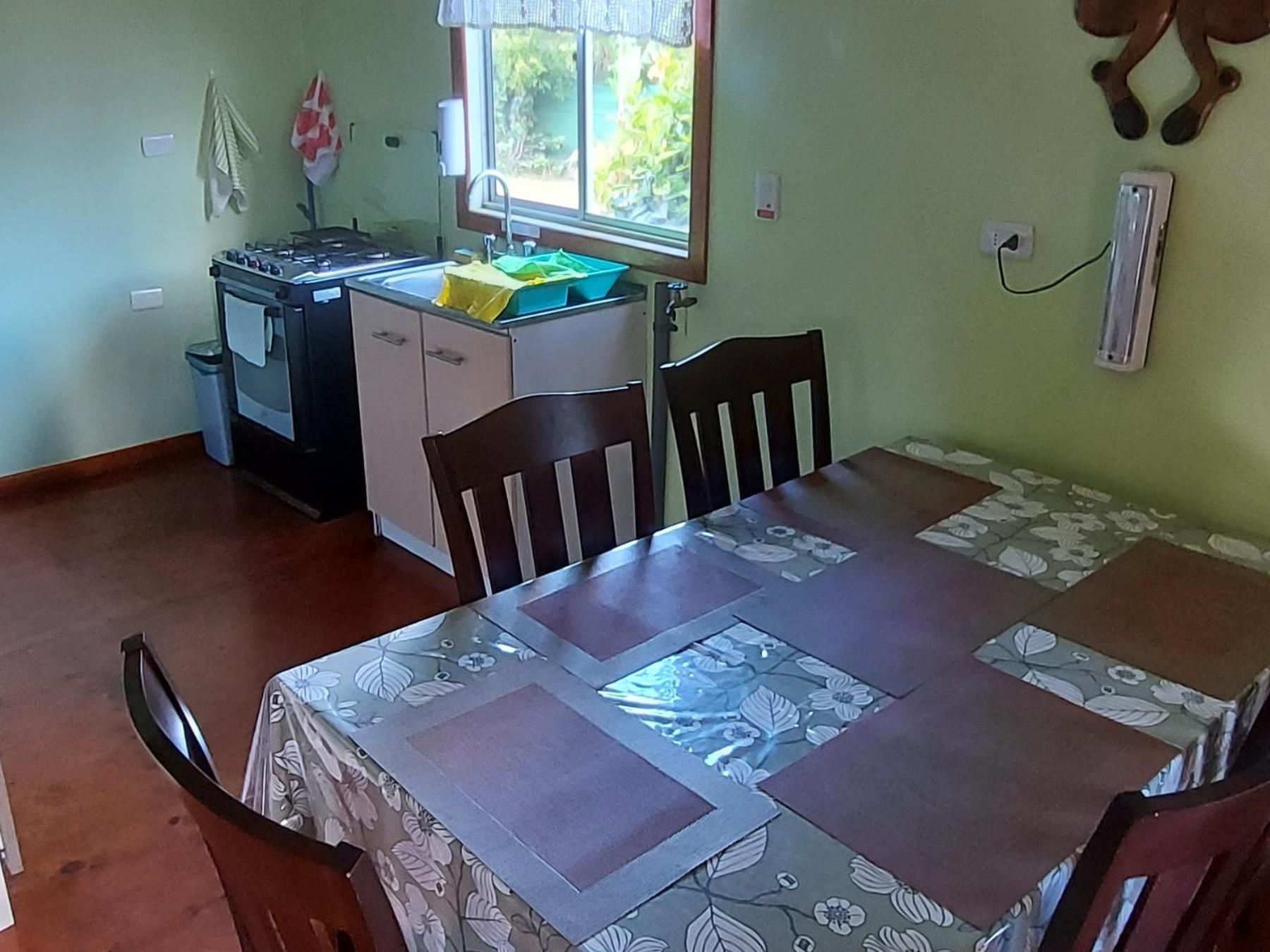 Uka Vaikava Villa Hanga Roa Exteriör bild